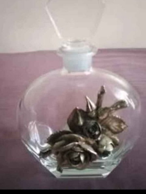 Summer offer !! Vintage crystal decanter with decorative metal flower