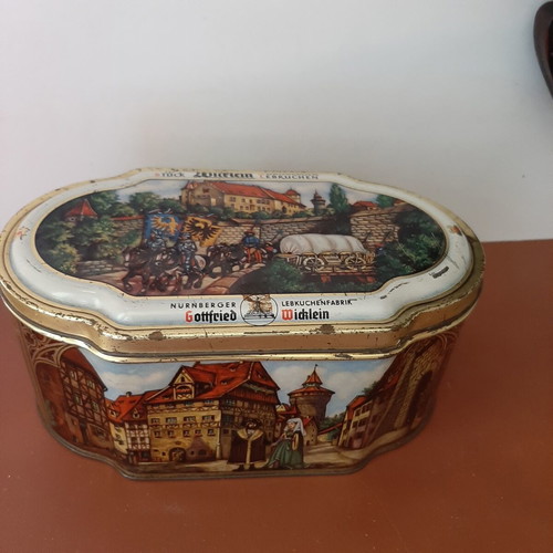 Gottfried Wicklein vintage metal cookie tin with Nuremberg scenes