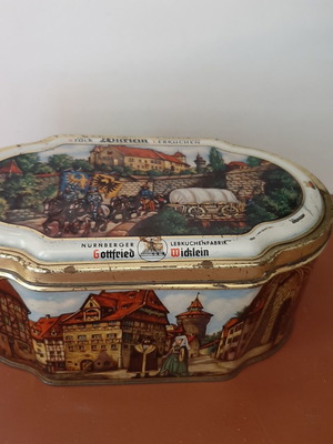 Gottfried Wicklein vintage metal cookie tin with Nuremberg scenes