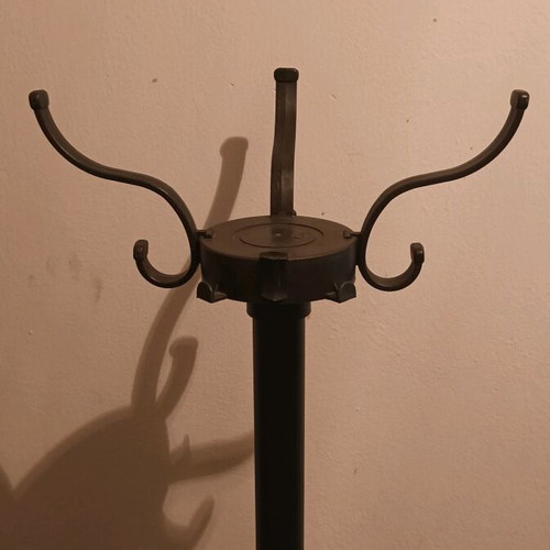 Coat hanger used with plastic hooks and weighted base
