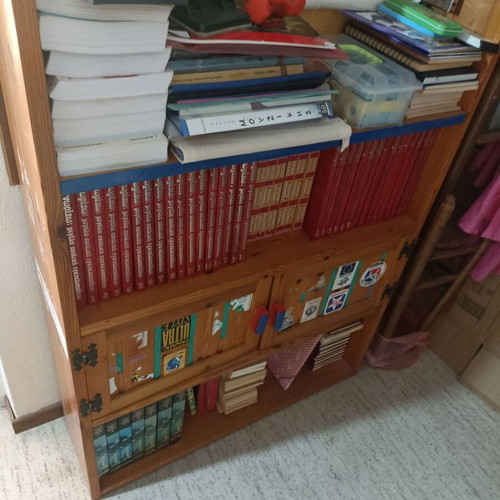 Wooden bookcase large with 4 rows of shelves used