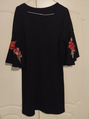 Midi dress with three-quarter bell sleeves and floral embroidery, like new