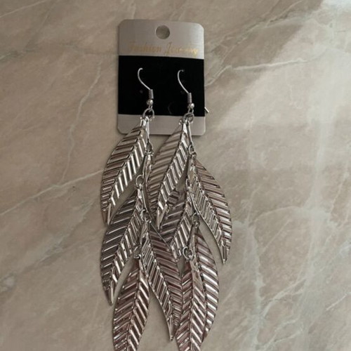 Long earrings new, 11.5 cm, gray