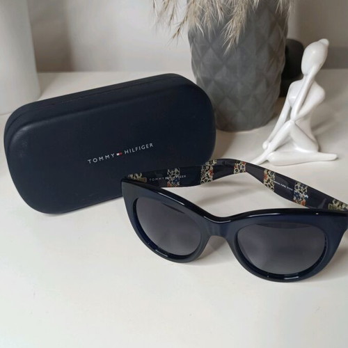 Tommy Hilfiger sunglasses like new, blue multicolor