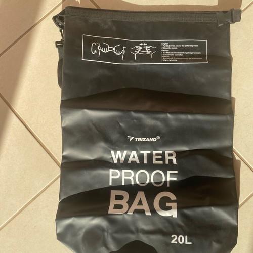 Waterproof protective crossbody bag 20L new, black