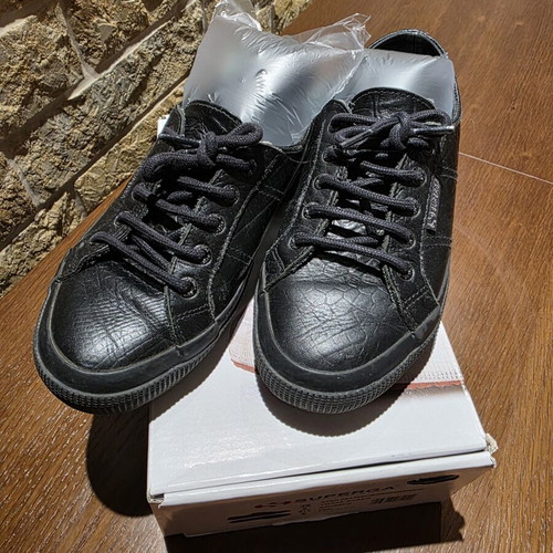 Γυναικείο δερμάτινο παπούτσι Superga μεταχειρισμένο, μαύρο, νούμερο 38