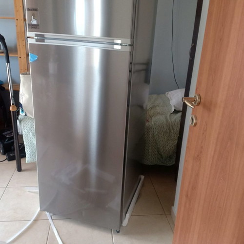 Morris 571410NFD refrigerator new with minor dent