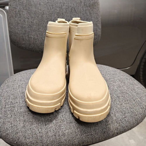 Zara boots size 41 used, beige
