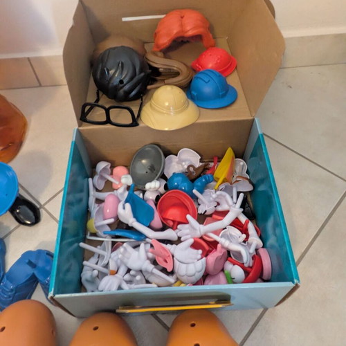Potato Head Family Safari theme like new, complete accessories