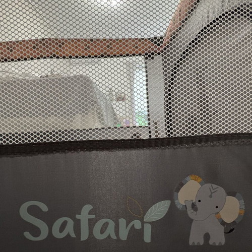 Moni Safari playpen like new, suitable 0+ months up to 15kg