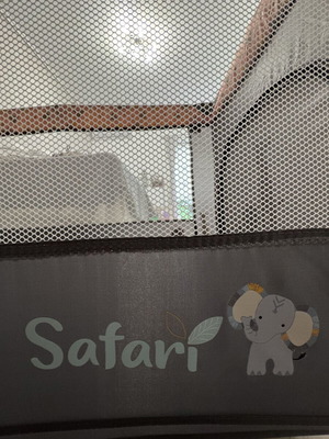 Moni Safari playpen like new, suitable 0+ months up to 15kg