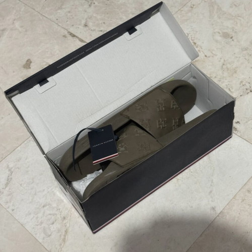 Tommy Hilfiger slides used, size 45, green