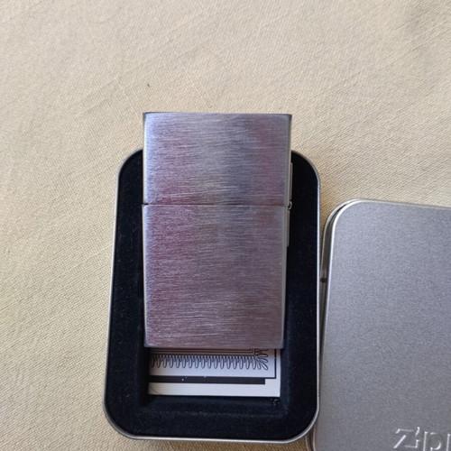 Zippo 1933 Replica First Release lighter new with box