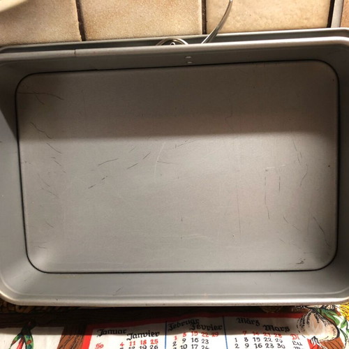 Praktiko Baking Pan like new, sizes 18-19 and 22-30