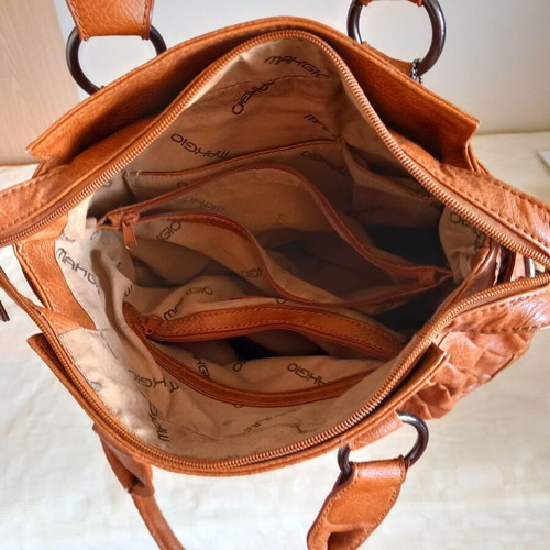 Makgio leather women's handbag like new, tan color