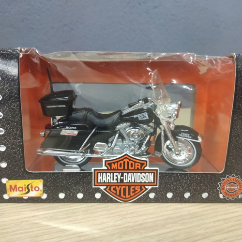 Harley Davidson Oklahoma State Highway Patrol Trooper 1/18 scale model