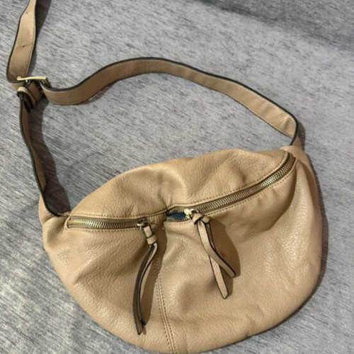 Banana crossbody bag like new, beige