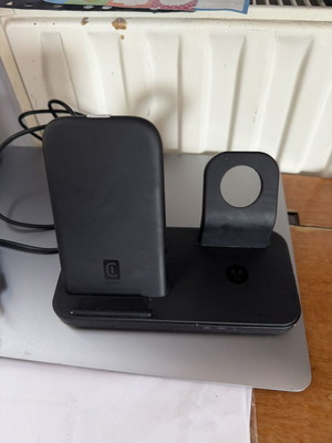 Cellularline Trio Wireless Charger σαν καινούργιο, μαύρο, για τρεις συσκευές