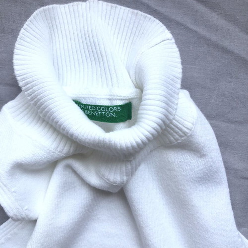 Benetton white knitted sleeveless top with mock neck, like new, S