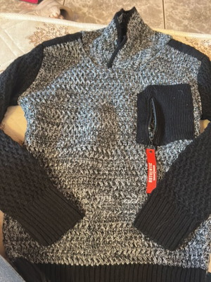 Funky kids sweater like new, gray and black, age 8-9 years