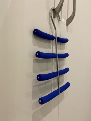 Tie hanger like new