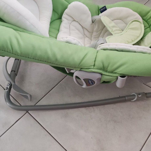 Chicco Mia Baby Bouncer 0m+ green with white cushions like new