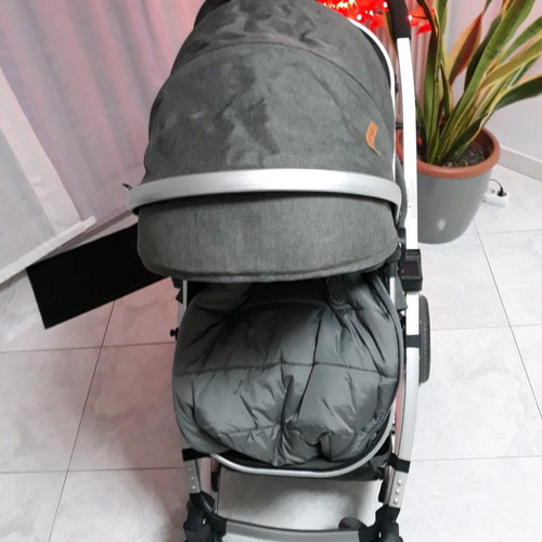 Moni 3-in-1 baby stroller like new, aluminum frame