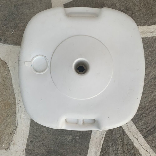 Umbrella base like new, plastic, water-fillable