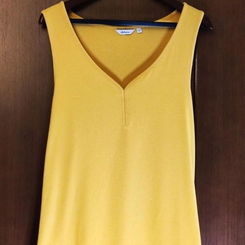 Reitmans Plus Size 2X Ribbed Sleeveless Top like new, deep yellow