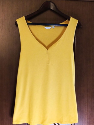 Reitmans Plus Size 2X Ribbed Sleeveless Top like new, deep yellow