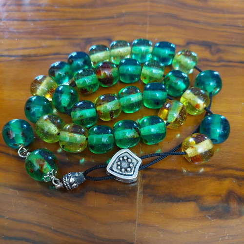Komboloi from resin with 29+2 beads and amber powder like new