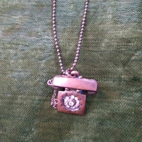 Necklace set like new, set of 2 brown