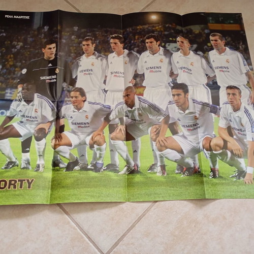 Sporty collectible posters pack of 3, like new, world football legends