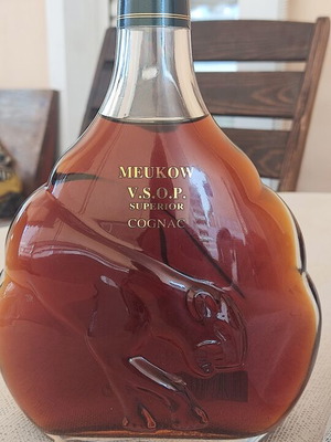 Meukow V.S.O.P. cognac σφραγισμένο