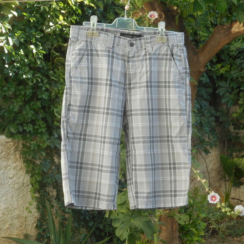 Calvin Klein men's shorts like new, size 32, cotton, white and gray