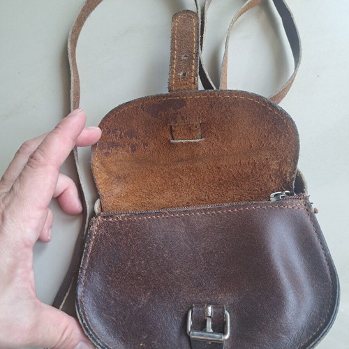 Handmade crossbody bag in natural brown leather like new