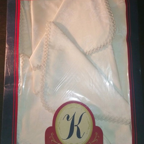 Tablecloth set new with 12 ivory cotton napkins