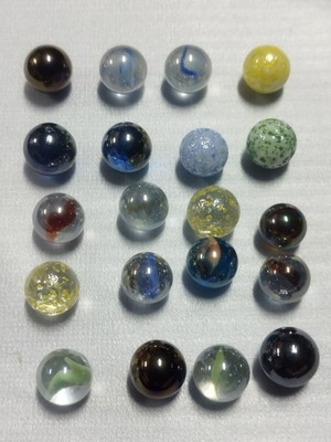 Set of 20 marbles like new