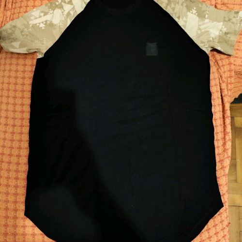 Owl short-sleeve shirt like new, black with beige tribal sleeves, size L