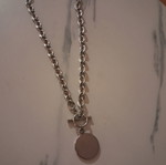 Necklace like new, silver color