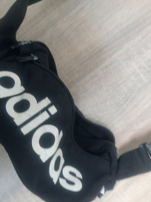 Adidas коланна чанта като нова, черно и бяло