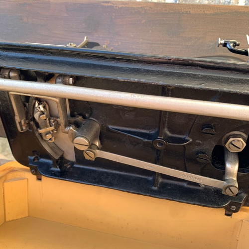 Singer 128K sewing machine manual, like new condition
