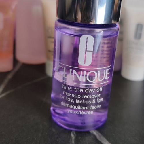 Clinique skincare set new with pouch