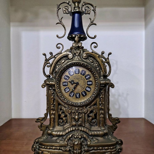 Blessing table clock made of solid bronze and porcelain like new