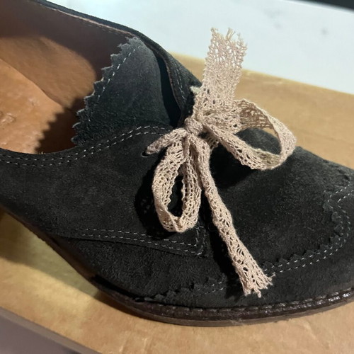 Workshop suede pumps used, green with beige ribbons, size 37