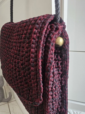 Vassu knitted shoulder bag, burgundy