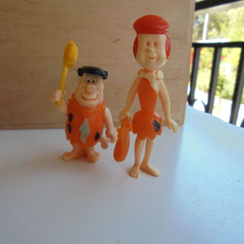 Flintstones Kinder collectible figures 6 pcs like new with extra items