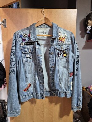 Denim jacket with designs size large like new, blue turquoise