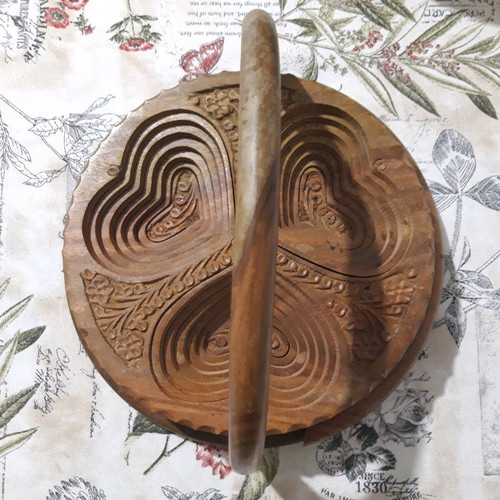 Handmade folding wooden basket made of rosewood like new