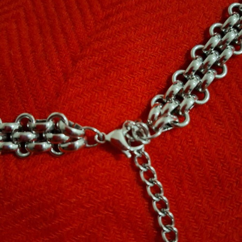 Armatura necklace with embossed finish new, silver